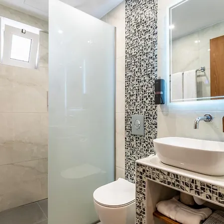Apartman Duka - Near Port, Beaches Kosz
