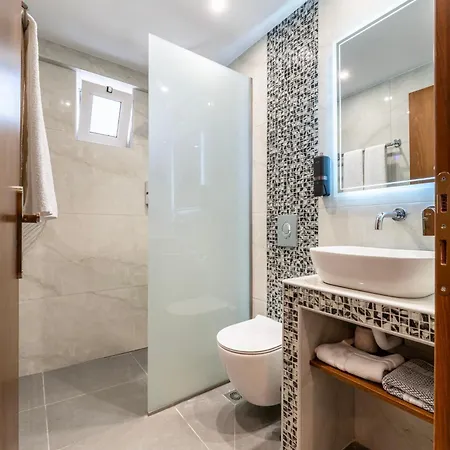 Duka - Near Port, Beaches Apartman Kosz