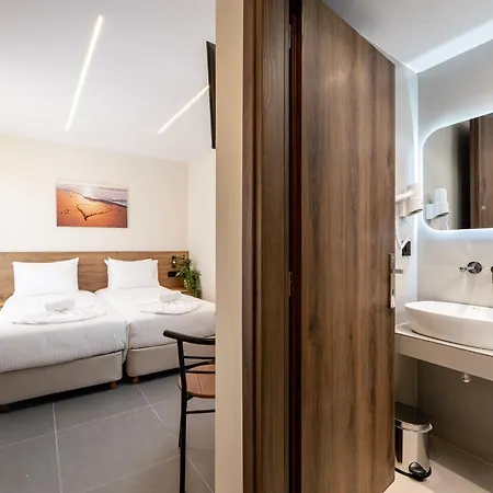 Duka - Near Port, Beaches Apartman *
