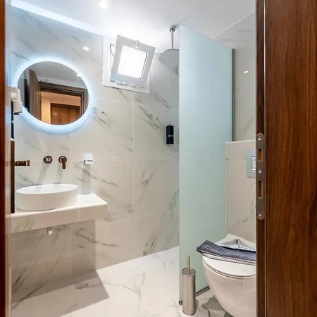 Duka - Near Port, Beaches Apartman Kosz