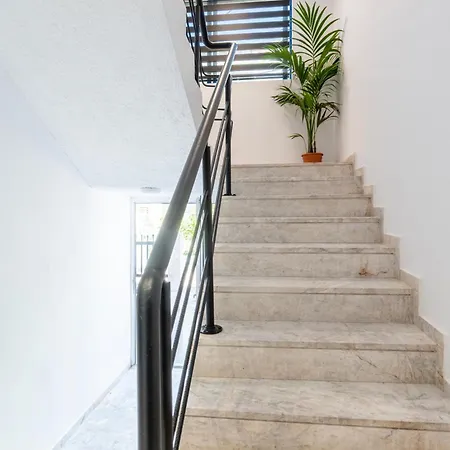 Apartman Duka - Near Port, Beaches